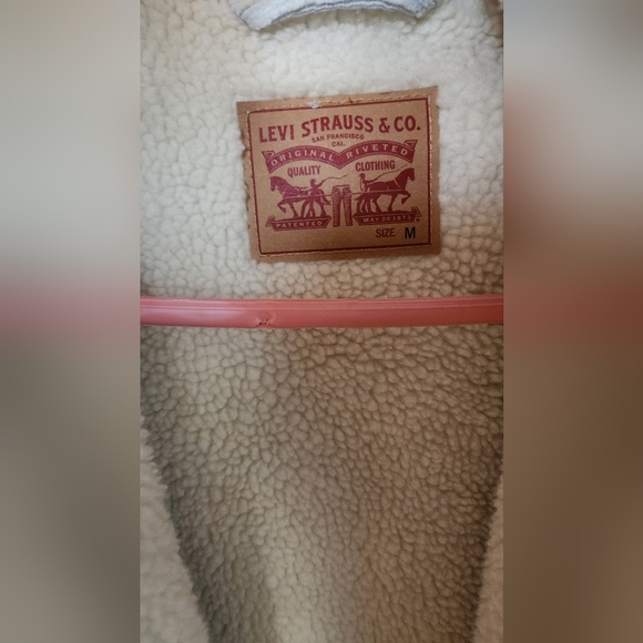 Never wear it - Picture 3 of 3